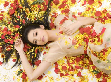 Truc Diem rang ngoi voi muon canh hong hinh anh