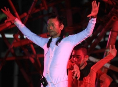 Dao Anh Khanh 'ma mi' ngay Dao xuan hinh anh