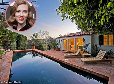 Scarlett Johansson ‘chan lam hang xom voi Orlando Bloom’ hinh anh