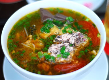 An bun rieu o Sai Gon hinh anh