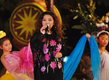 NSND Thanh Hoa: 'Nhan vien phai chap nhan su dong bong cua toi' hinh anh