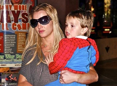 Con trai Britney Spears lam Nguoi nhen hinh anh