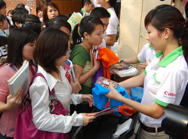 Canon no luc nang cao nhan thuc ve moi truong hinh anh