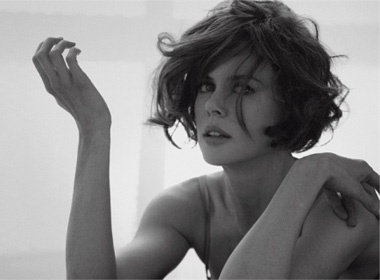 Nicole Kidman hut hon voi anh den trang hinh anh