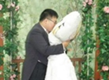 Chang trai Han Quoc ket hon voi gai... hoat hinh hinh anh