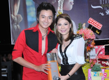 Thanh Thao rang ro mung sinh nhat hinh anh