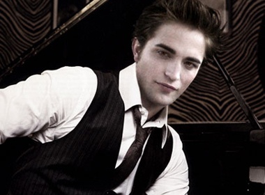 Robert Pattinson bi don… co bau hinh anh