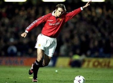Cau thu tai hien pha lop bong 'sieu dang' cua Beckham hinh anh