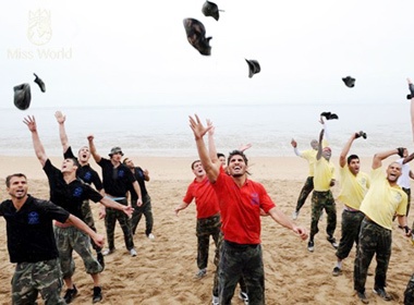 Thi sinh nam vuong hao hung lam linh thuy hinh anh