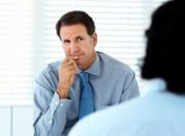 Dang sau cau hoi cua nha tuyen dung hinh anh