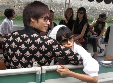 Chan dai lam dang o Ha Long hinh anh