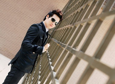 Chubin thanh lich cung vest den hinh anh