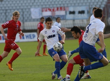 Ban phan luoi nha kho hieu cua hau ve Croatia hinh anh