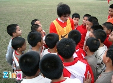 Cong Vinh: 'Toi tung phai ngu trong... chuong lon' hinh anh