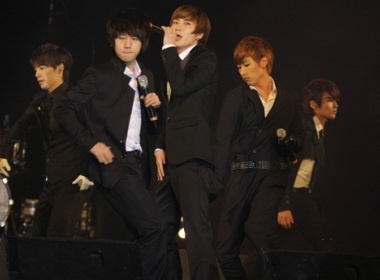 Can canh Super Junior hinh anh