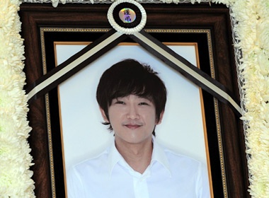 Sao Han tiec thuong em trai Choi Jin Shil hinh anh