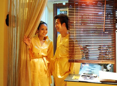 Duyen Anh cung Quach Tuan Du di spa xa tress hinh anh