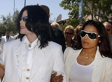 Janet Jackson thua nhan anh trai nghien thuoc ke don hinh anh