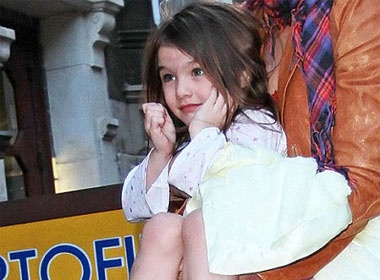 Be Suri sanh dieu doi 'gu' an mac hinh anh