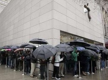 Chau chuc ca dem trong mua cho mua iPad hinh anh