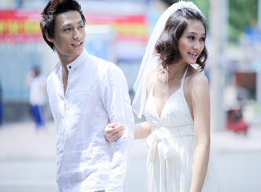 Trieu Trang lang man ben Hoang Gia Ngoc hinh anh