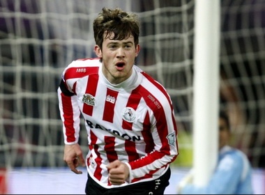 Pha bo lo khoi hai cua cau thu 'chan go' hinh anh