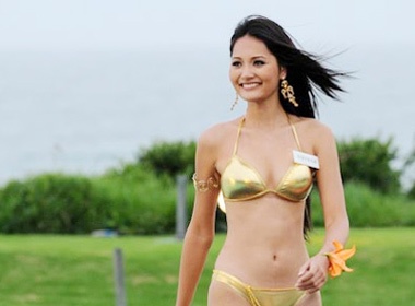 Huong Giang vao top 100 de cu ' Hoa hau cua cac hoa hau' hinh anh