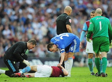 Pha tac bong 'rung ron' cua John Terry hinh anh