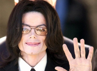 Michael Jackson chet con bi kien hinh anh