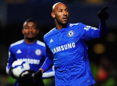 Ha Bolton, Chelsea cham mot tay vao ngoi vo dich hinh anh