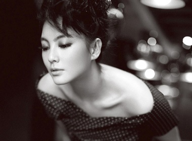 Ngat ngay voi ve dep cua Truong Vu Y hinh anh