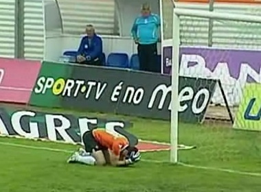 Hai pha ‘vo bong’ do khoc do cuoi cua thu mon hinh anh