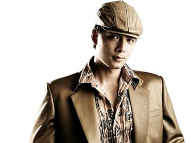 Binh Minh mo thanh MC tam co quoc te hinh anh