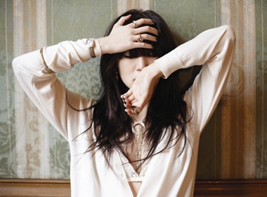 Yoon Eun Hye manh mai tren tap chi W Korea hinh anh