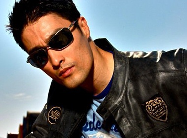 Johnny Tri Nguyen va nhung noi so dac biet hinh anh