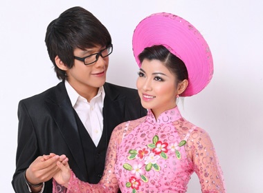 Tang Bao Quyen duyen dang cung ao dai hinh anh