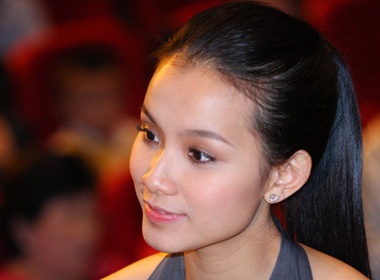 Thuy Lam cung chong du le ra mat phim hinh anh
