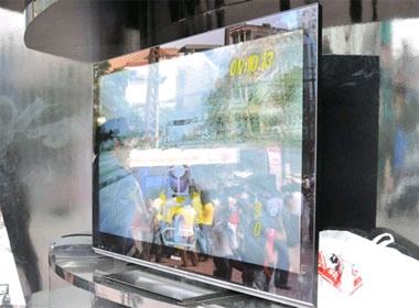 TV 3D cua Sony gay chu y tai Ha Noi hinh anh