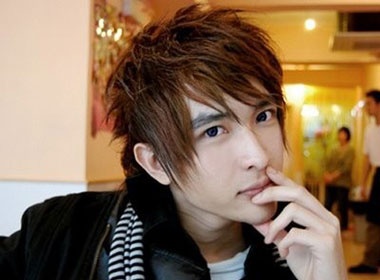 Chan Than San: 'Soc vi nguoi ta nghi toi bom silicon' hinh anh