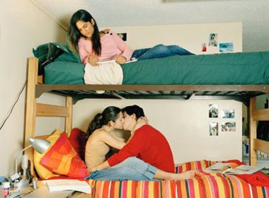 Toi co nen tranh gianh tinh yeu voi ban than? hinh anh