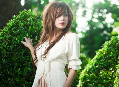 Thuy Tien tran tinh ve nhung tam anh ban nude hinh anh