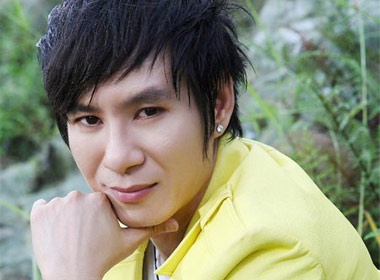 Ly Hai 'mac co' khi dien cung nguoi yeu hinh anh