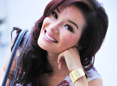 Ngam Thanh Truc gian di giua doi thuong hinh anh