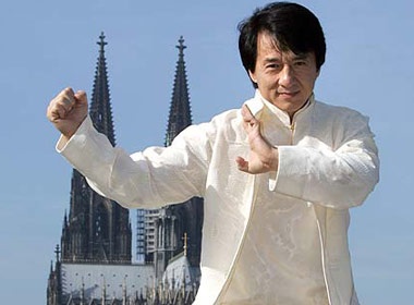 Thanh Long - ngoi sao giau nhat Trung Quoc hinh anh