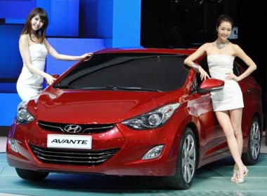 Hyundai Elantra phien ban moi trinh lang hinh anh