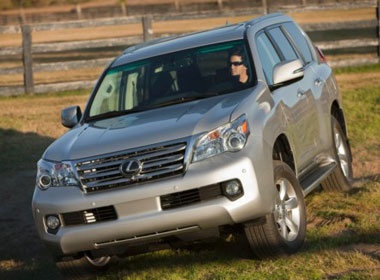 Lexus GX 460 duoc ban tro lai sau 2 tuan 'truc trac' hinh anh