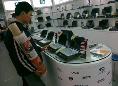 Mua laptop tai Viettel duoc khuyen mai 1 dien thoai hinh anh