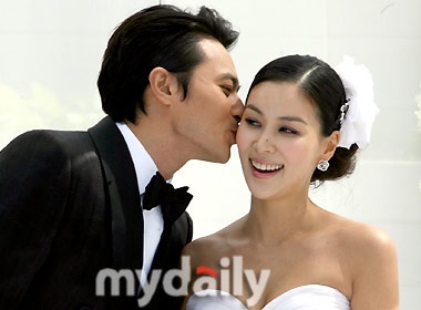 Kham pha dam cuoi xa xi cua Jang Dong Gun hinh anh