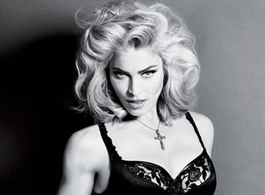 Madonna: 51 tuoi van 'nong' hinh anh