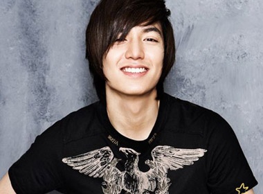 Lee Min Ho 'dat hang' cung blog hinh anh